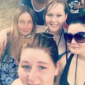 Meet your Posher, Dana